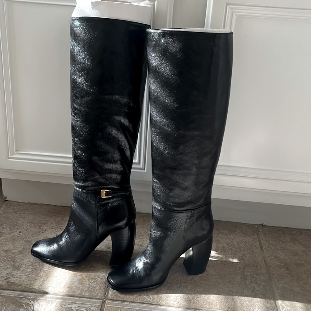 New Tory Burch boots size 7
